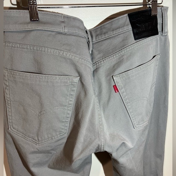 Men’s EUC Levi’s 36W 32L Gray Denim Structured Cotton Jeans Pants - Picture 8 of 11